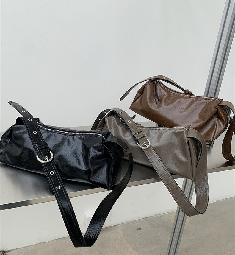 Compact bag for carrying phone and wallet