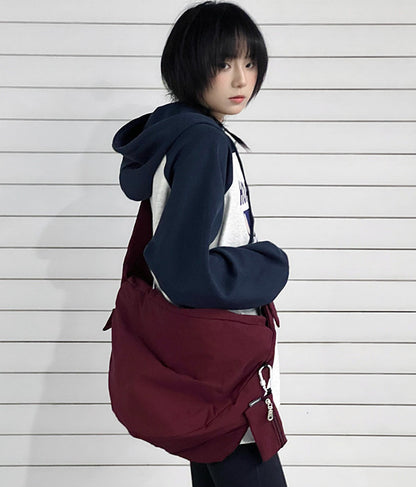 Roomy shoulder bag for casual travel days