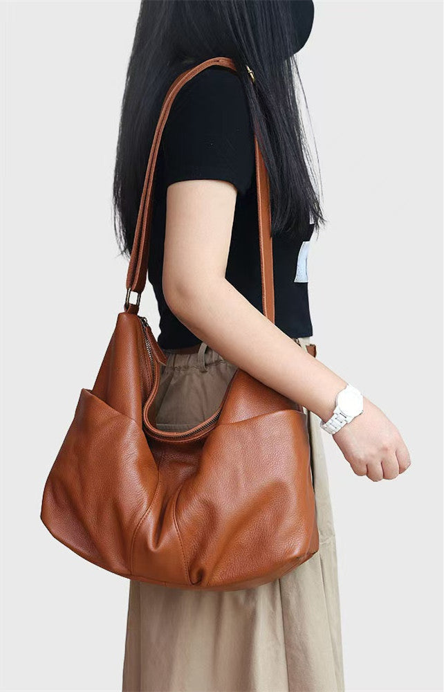 Women’s Soft Leather Shoulder Bag with Adjustable Crossbody Strap for Daily Use