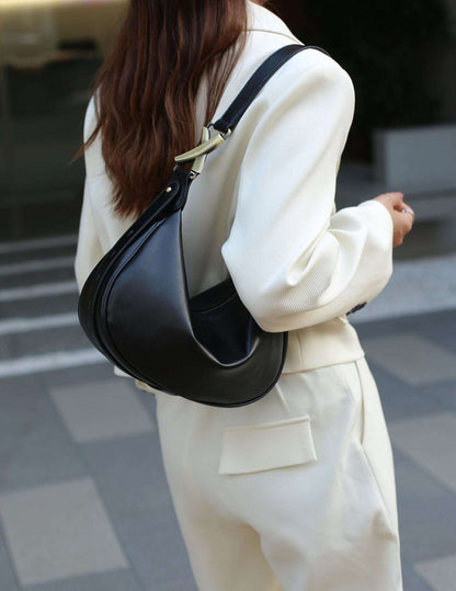 Crescent-shaped Leather Handbag woyaza