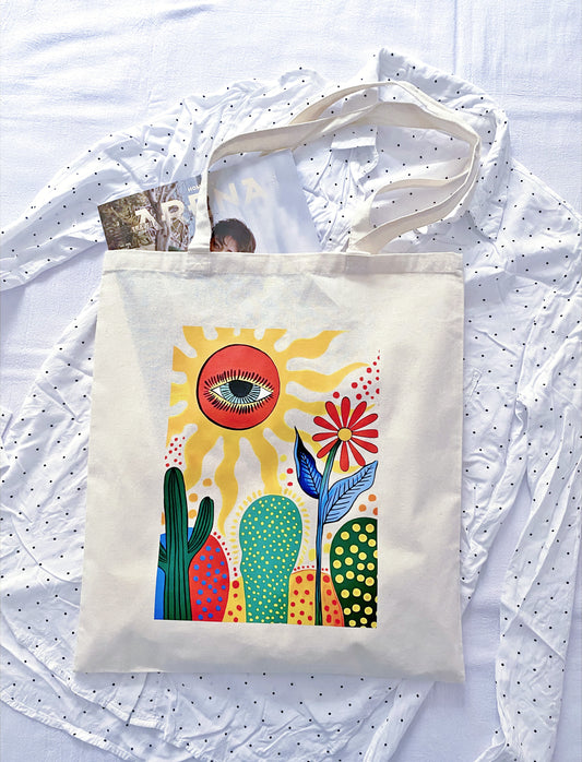 Sustainable fashion choice: a soft-structured cotton tote for conscious city life