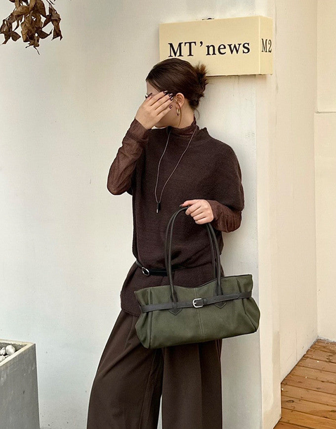 Zip top handbag for carrying daily essentials