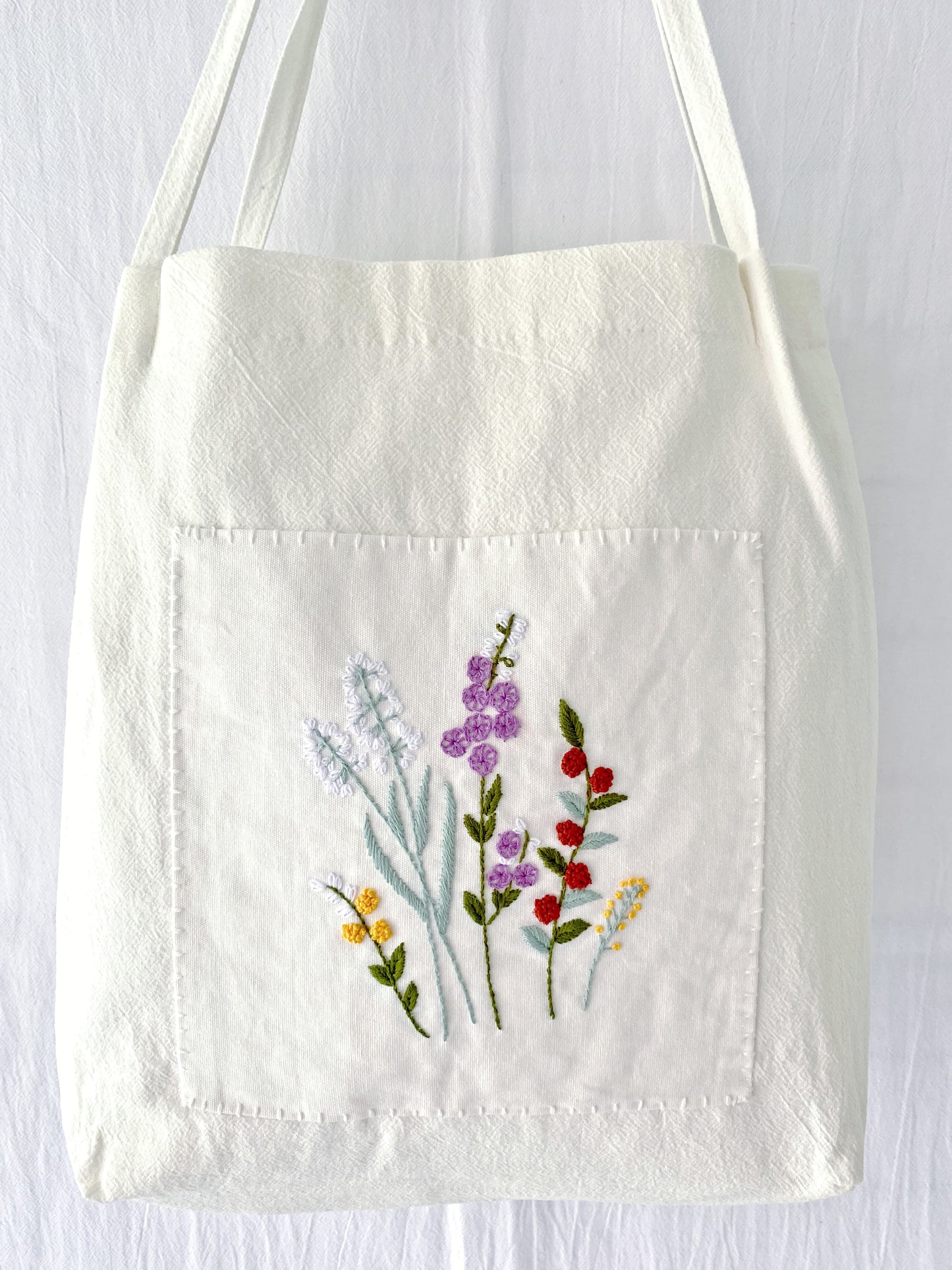 luxury-floral-embroidery-bag-for-modern-slow-fashion-enthusiasts