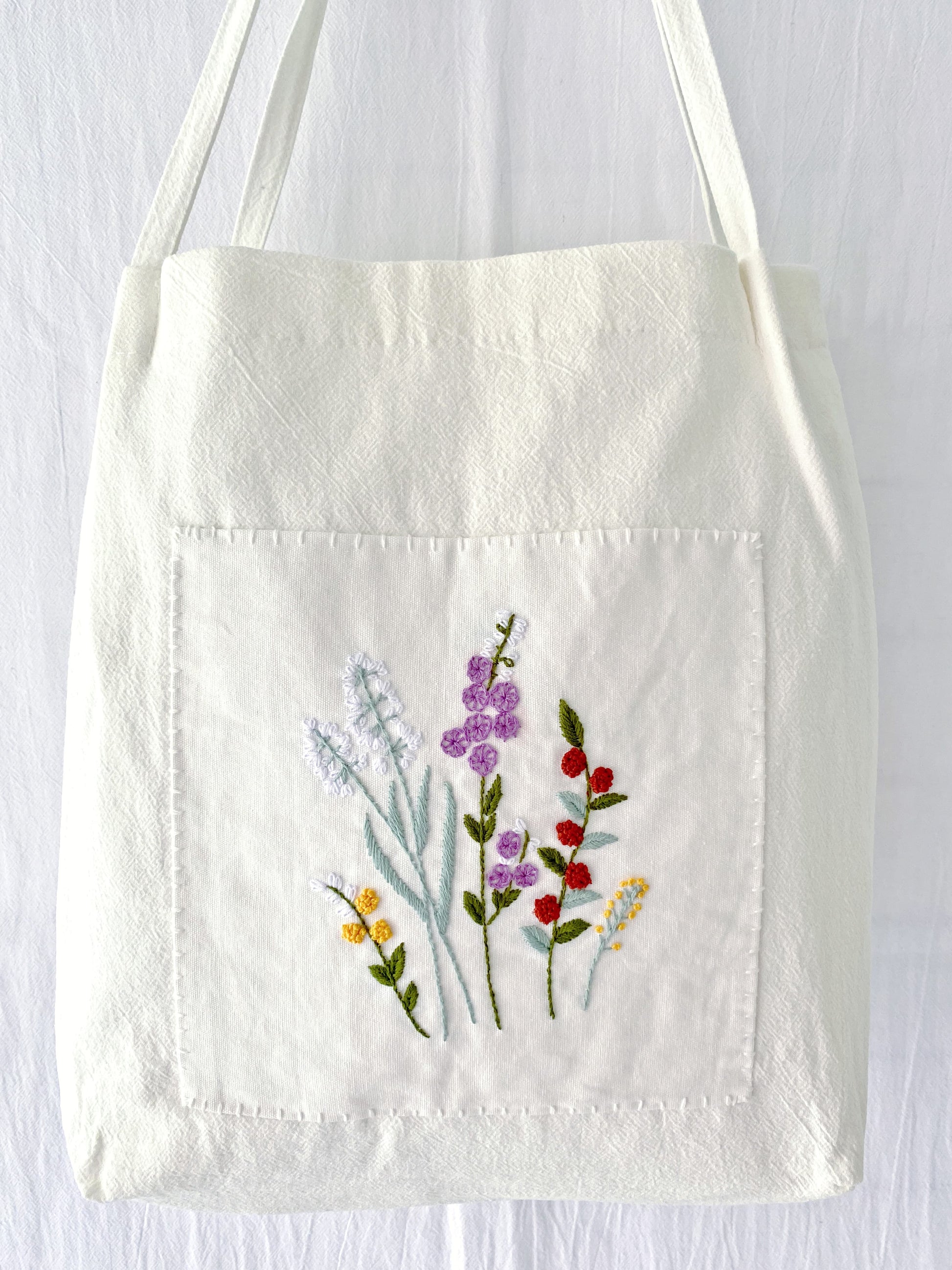 luxury-floral-embroidery-bag-for-modern-slow-fashion-enthusiasts