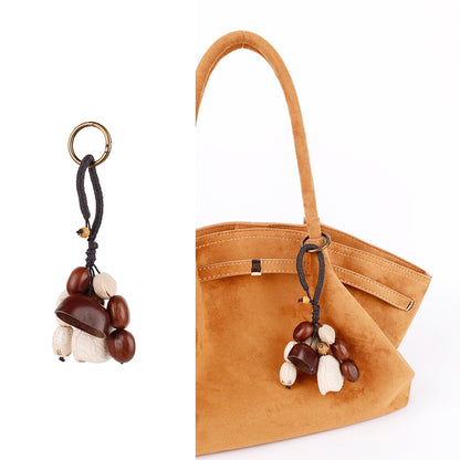 Fruit shell bag pendant for a relaxed everyday look