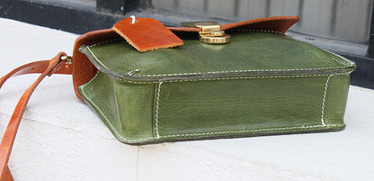 Women’s Eco-friendly Vintage Leather Messenger Bag