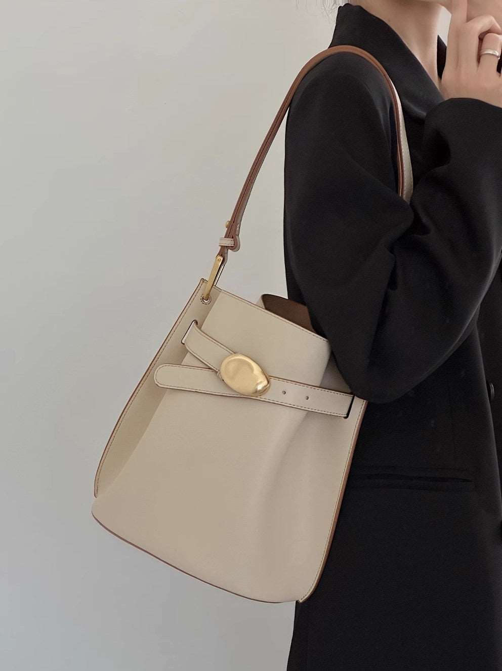 Elegant Designer Leather Shoulder Bag for Women woyaza