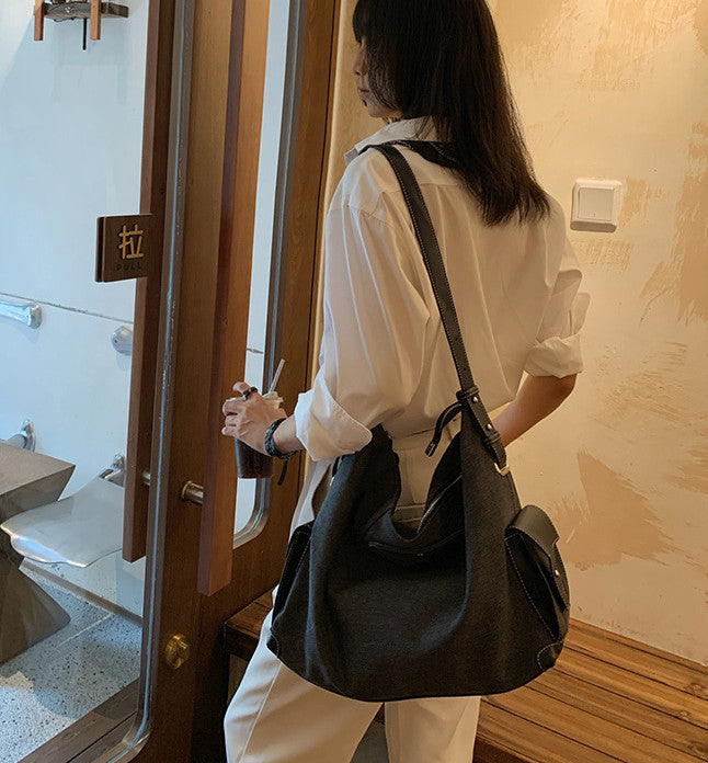 Spacious bag for carrying clothes and personal items