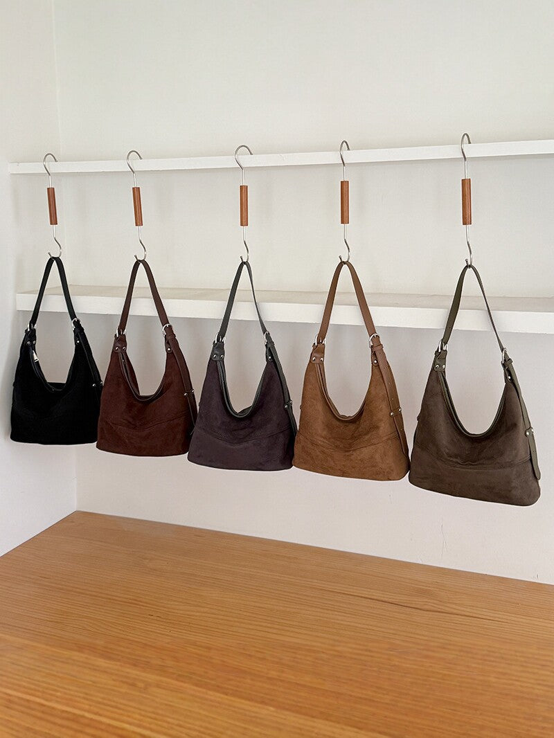 Roomy women’s purse for shopping trips and everyday errands