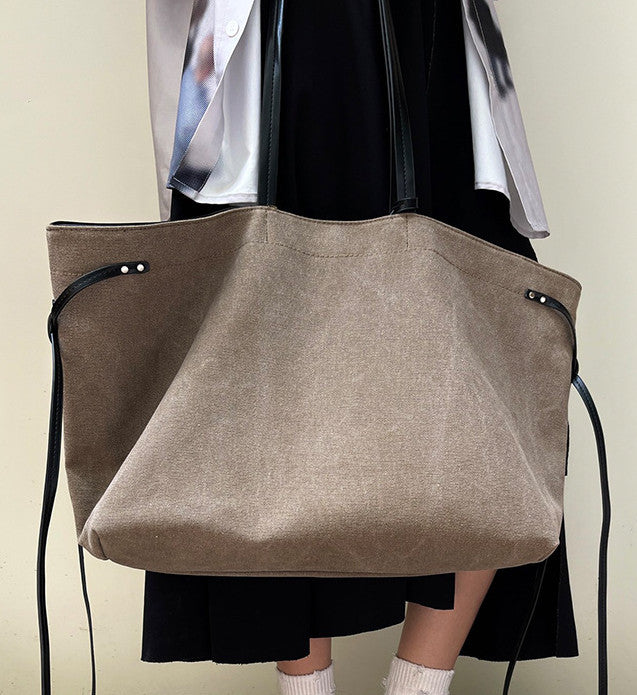 Large-capacity canvas tote for daily essentials