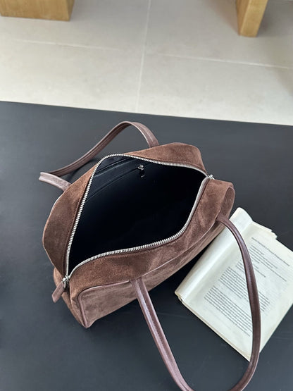 Casual bag choice for everyday personal belongings