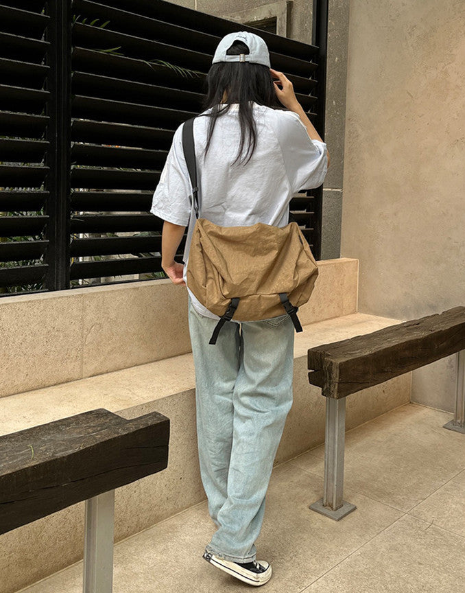Roomy crossbody shoulder bag for sightseeing trips
