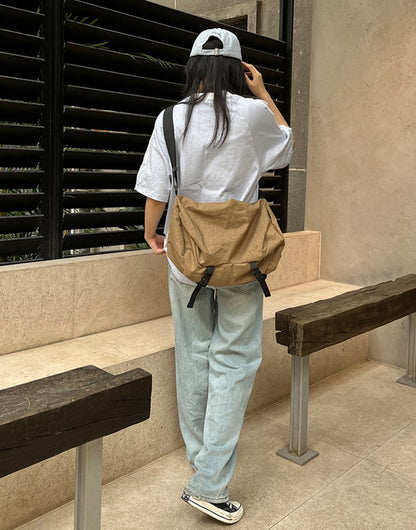 Roomy crossbody shoulder bag for sightseeing trips
