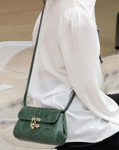 Fashionable Vintage Shoulder Bag with Special Closure Detail