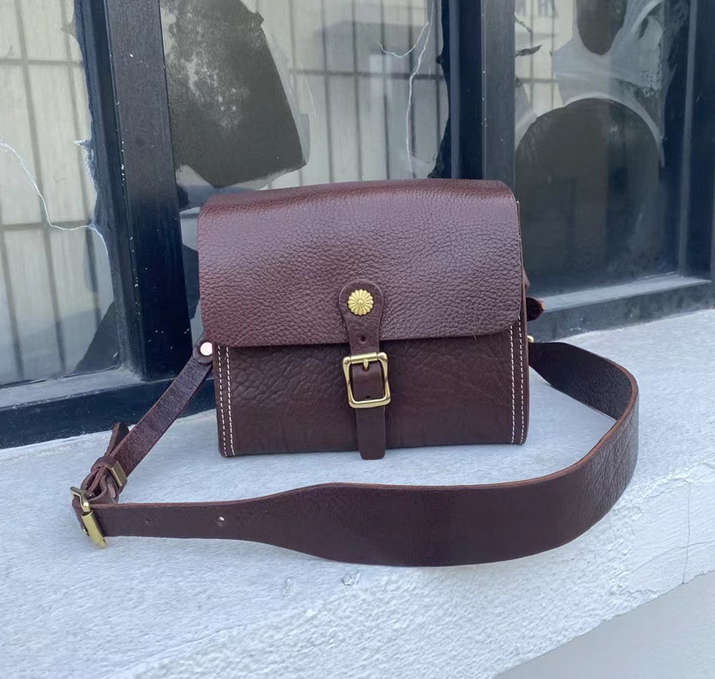 Elegant Women's Square Leather Shoulder Bag for Everyday Use