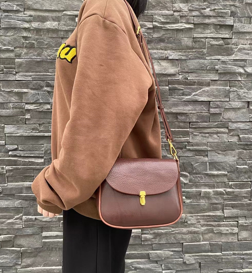Retro-Inspired Leather Shoulder Bag for Ladies