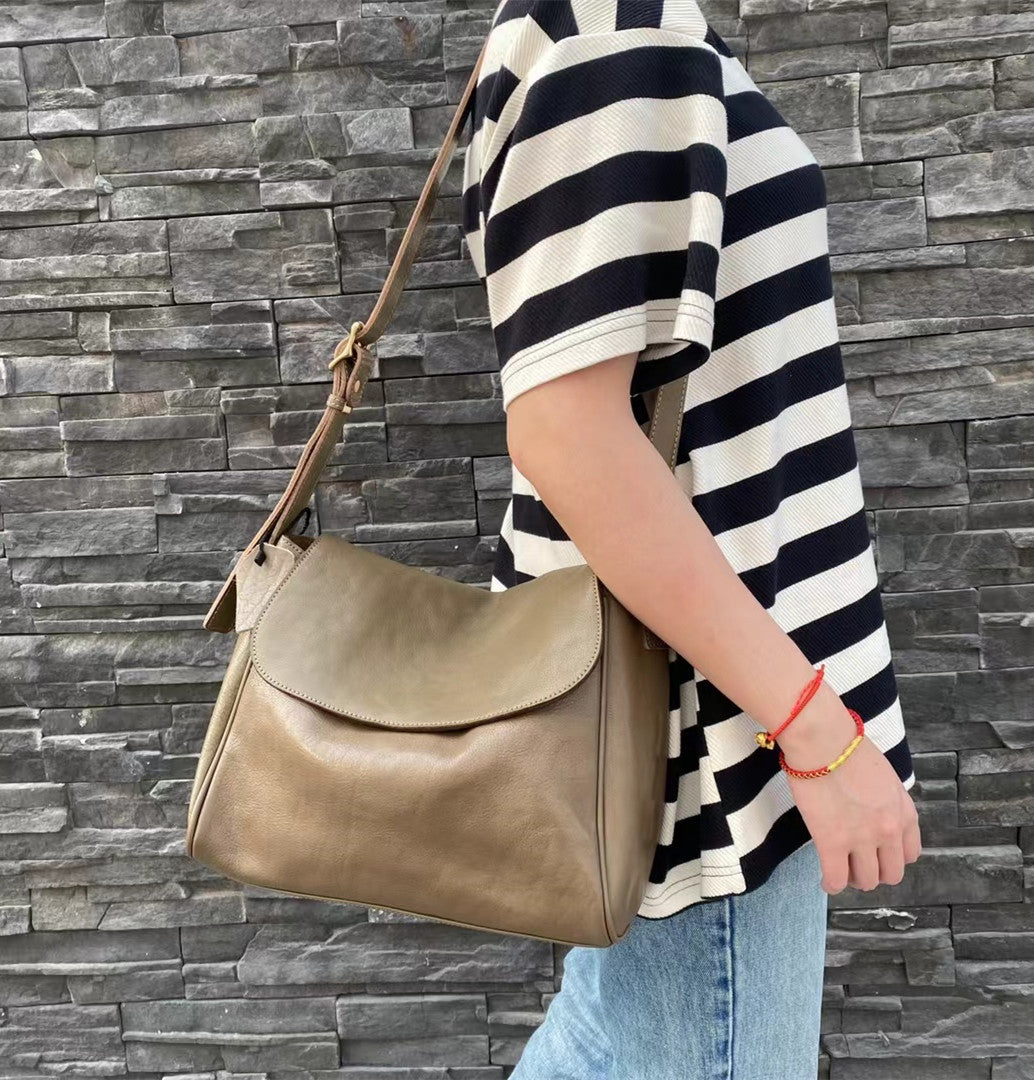 Timeless Retro Leather Shoulder Bag for Women