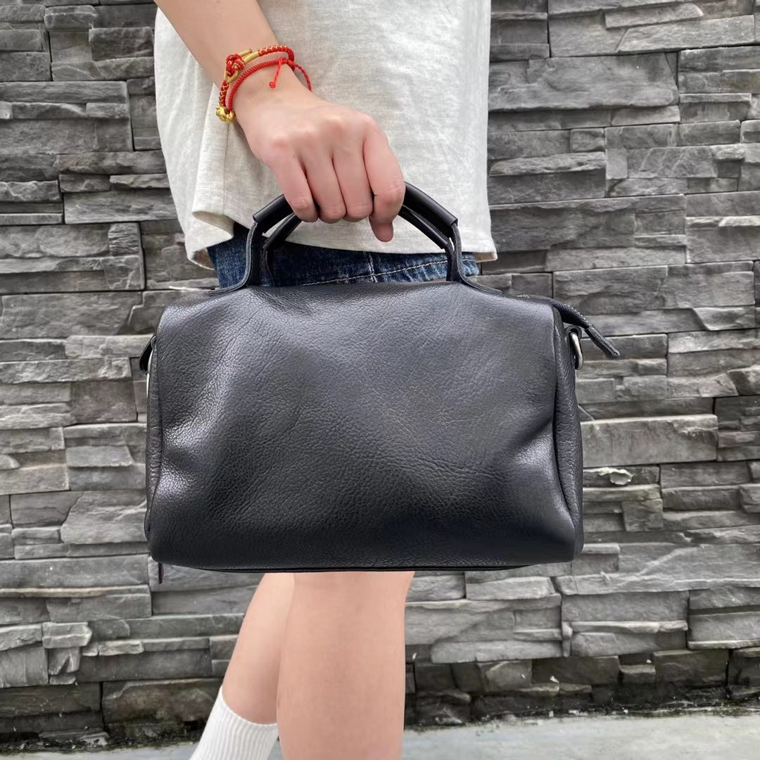 Elegant Women's Vintage Leather Handbag for Work and Travel
