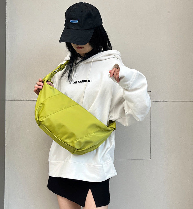 Roomy chest bag for carrying daily essentials