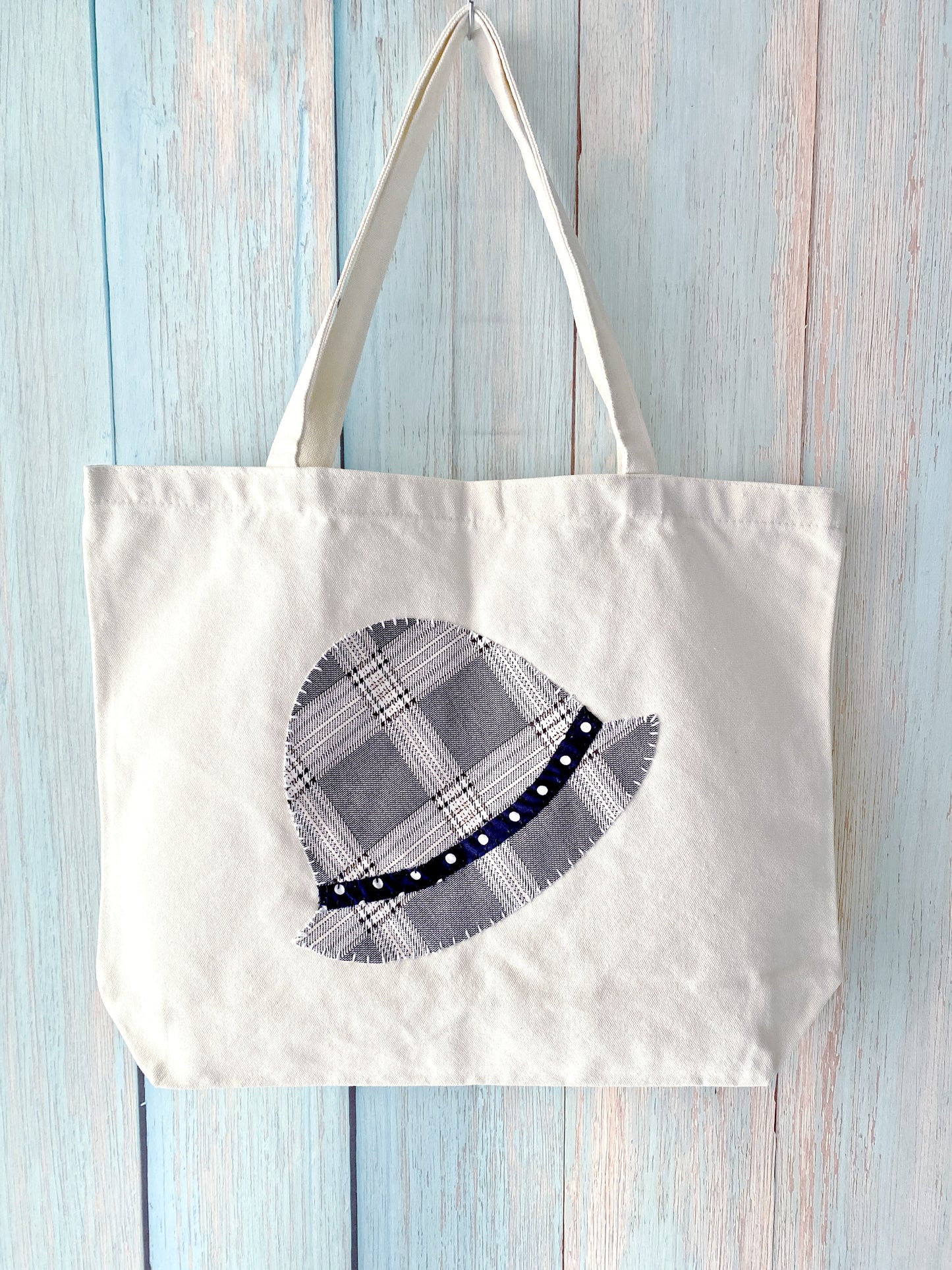 durable daily bag that ages naturally with use