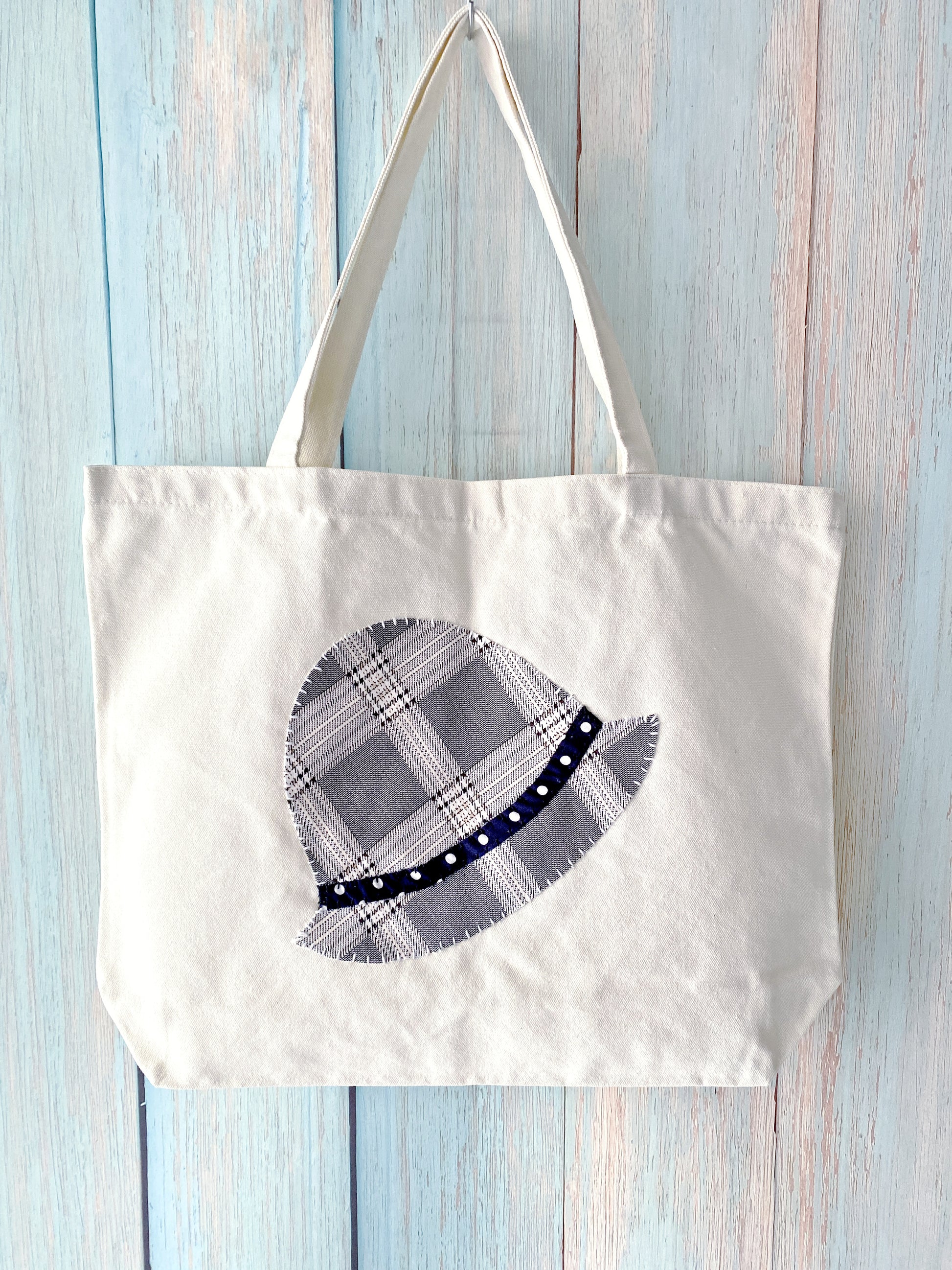 durable daily bag that ages naturally with use