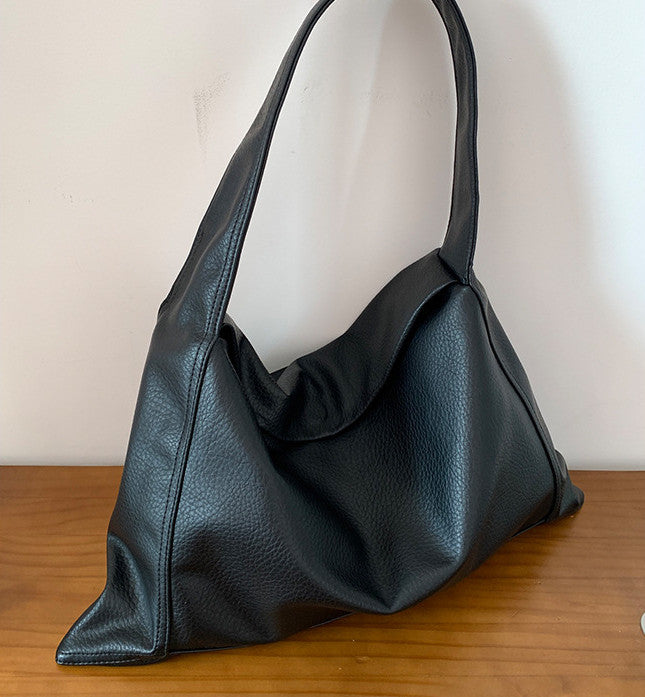 Shoulder carryall for travel days and city breaks