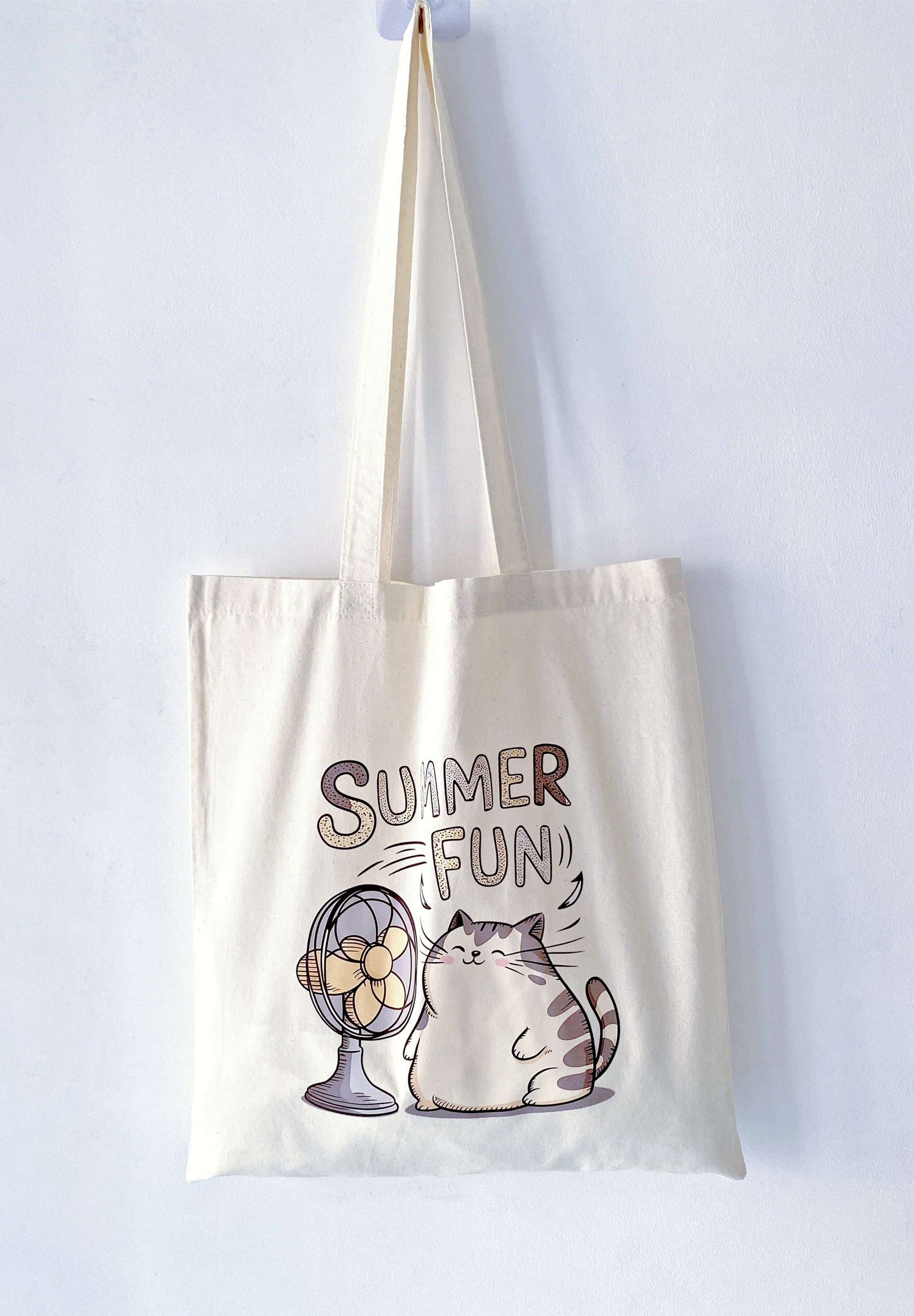 bag for weekend getaways with roomy and foldable design