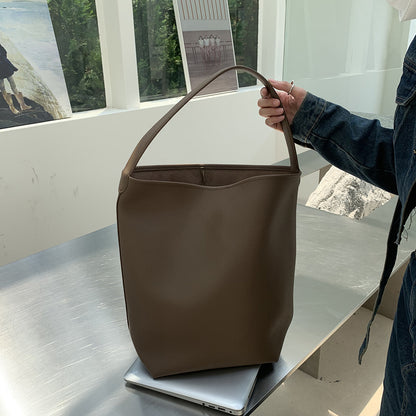 Women's casual leather handbag for daily errands