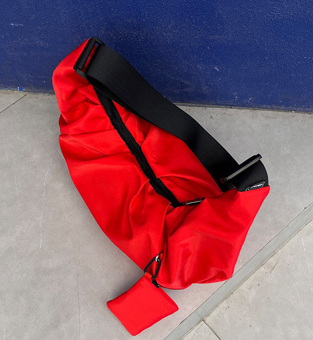 Spacious curved bag for everyday essentials
