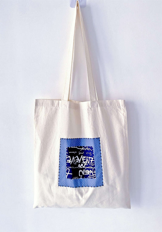 why people choose a soft oversized tote for daily life instead of structured bags