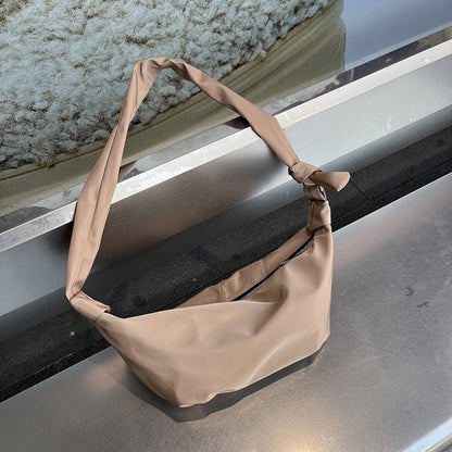 Lightweight crossbody pouch for relaxed days out