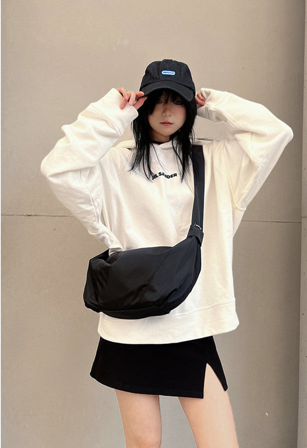 Adjustable strap bag for relaxed weekend outings