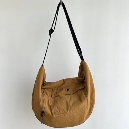 Lightweight bag for relaxed everyday outings