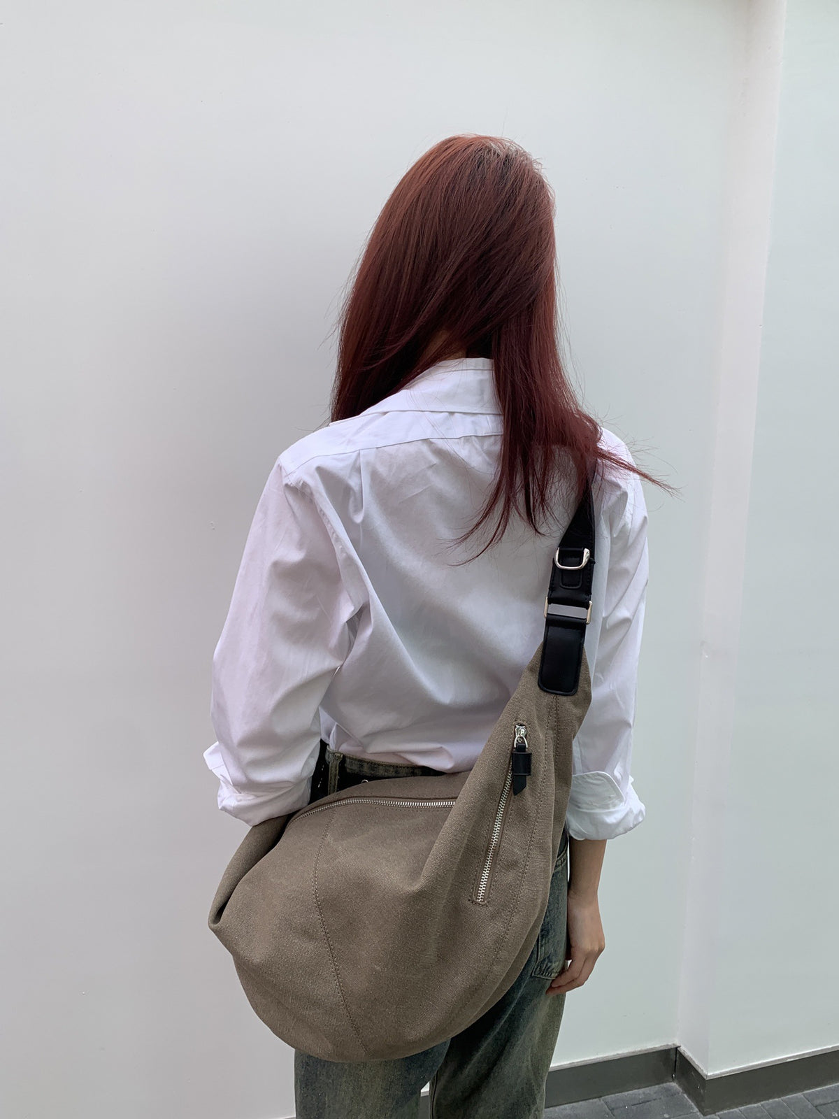 Lightweight canvas crossbody bag for relaxed weekend outings