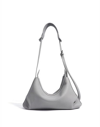 versatile women’s shoulder and hand bag