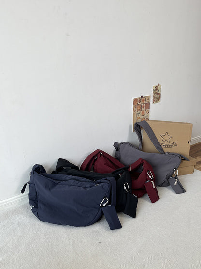 Casual crossbody bag for short day trips
