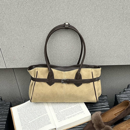 Shoulder carry handbag for relaxed weekend use